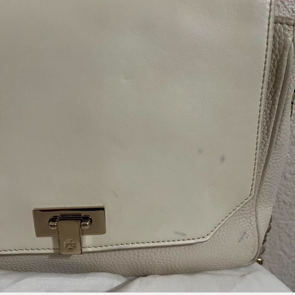 Tory Burch Off White Pebbled Leather Turnlock Crossbody Bag - Picture 3 of 8